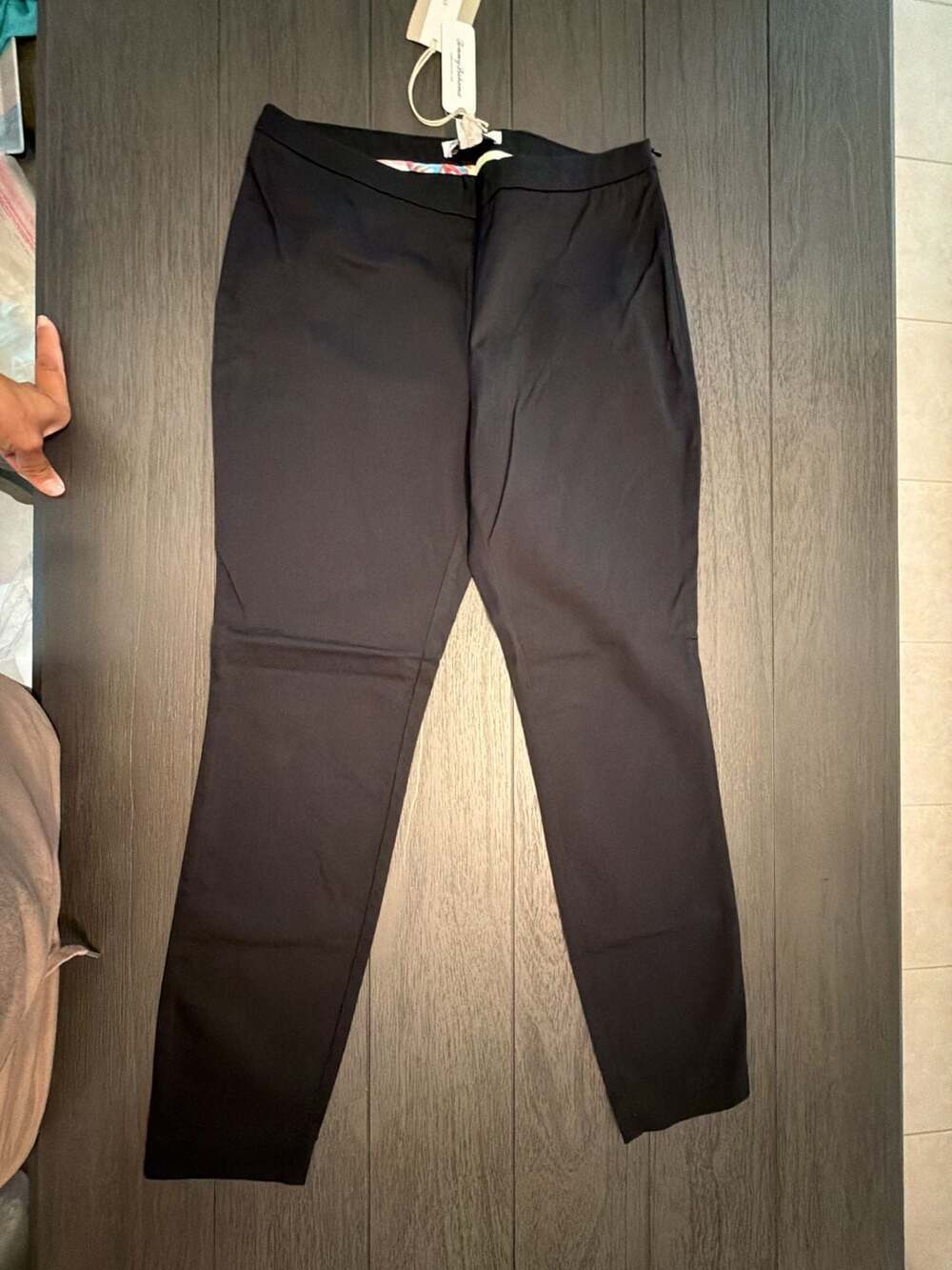 #27 Tommy Bahama Boracay Flat Front Ankle Pants Black Size 6